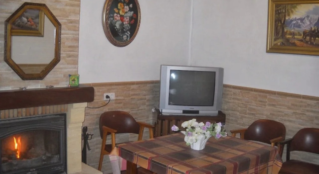 Casa Pepita, Rezervați Hotel Cacin 