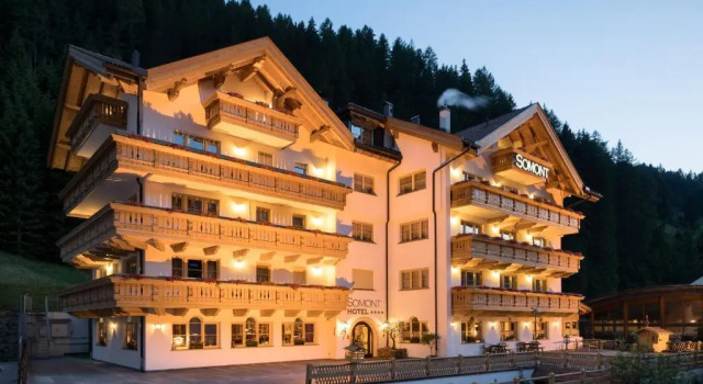 Hotel Somont, Забронировать Отель Бизнес-отели Сельва-ди-Валь-Гардена, рядом с Кресельный подъёмник Фунджейя (нижняя станция), 4* 5*