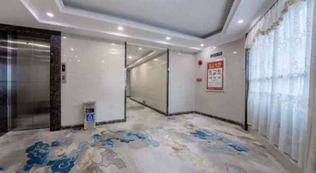 Yunhong Hotel (Guangzhou Railway Station Xicun Subway Station), Забронировать Отель Отели Гуанчжоу с парковкой, рядом с Торговый центр Guangzhou Baima Costume Market, Парковка
