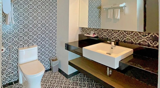 Люкс с балконом Chezzotel Pattaya
