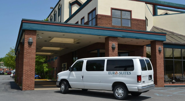 Euro-Suites Hotel, Varaa Hotelli Morgantown Länsi-Virginia