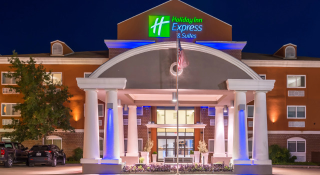 Holiday Inn Express Hotel & Suites Elgin by IHG, Забронировать Отель Элгин Texas Hill Country
