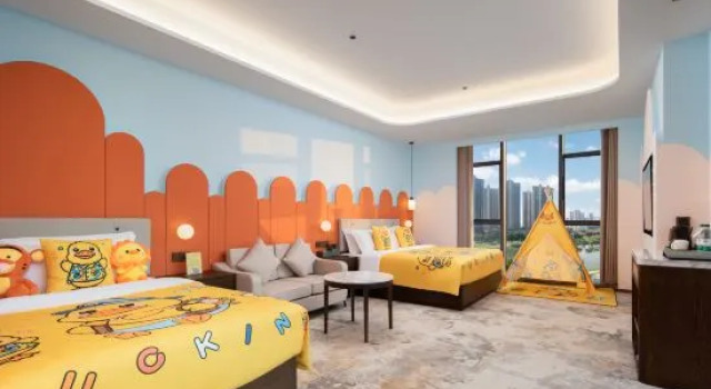 Семейный тент Jinliyuncheng Hotel (Qiankun New Town Shopping Outlet, Hubei Polytechnic Institute)