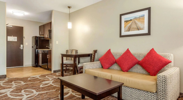 Люкс MainStay Suites Lincoln University Area