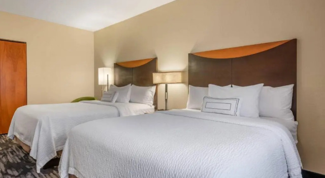 Четырёхместный номер Standard Fairfield Inn and Suites Holiday Tarpon Springs