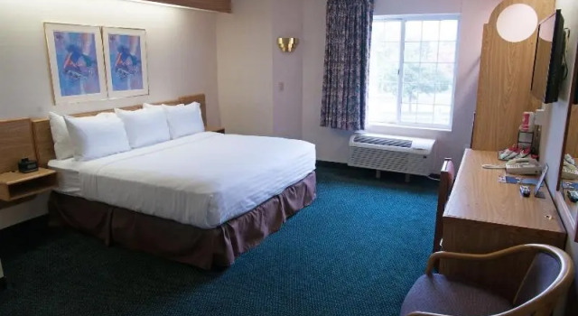 Номер Standard Charlevoix Inn & Suites SureStay Collection by Best Western