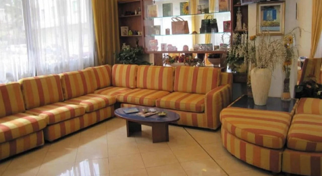 Hotel Sole, Забронировать Отель Отели в центре Диано-Марина, в центре