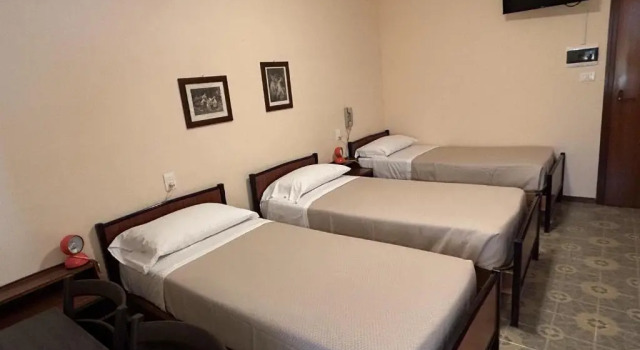 Трёхместный номер Standard Hotel Diana
