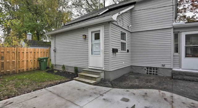 Pet-friendly Home - 1/2 Mi to Downtown Willoughby!, Buchen Sie Hotel Willoughby Hills Ohio