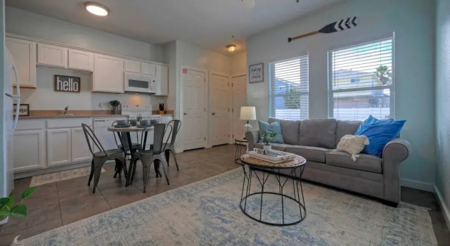 2 Coasta Bahia Condos Mins to the Beach + Pool & Golf Cart Zone, Rezerwuj Dom wakacyjny Wille w Houston, Willa