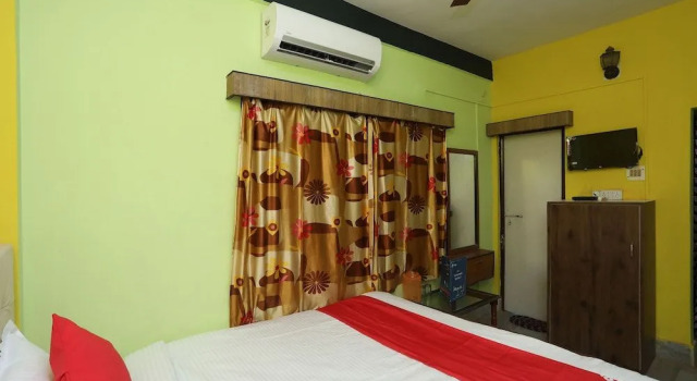 OYO 22892 Hotel Divine