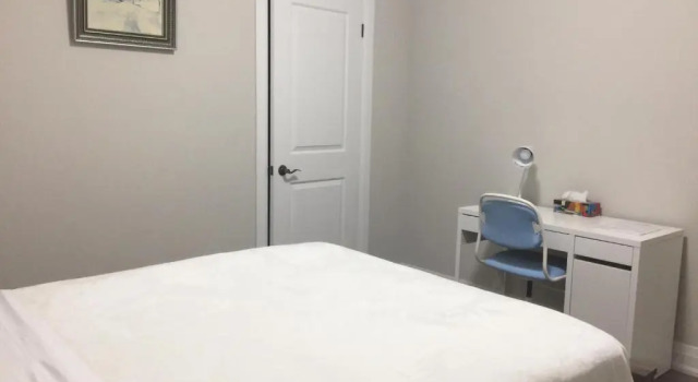 Номер Standard Charming, Comfortable Bsmt Apartment in Pickering