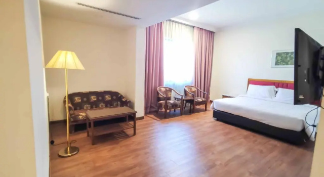 Полулюкс Crystal Crown Hotel Harbour View, Port Klang