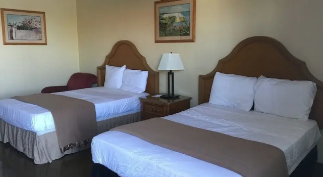 Четырёхместный номер Deluxe Motel 6 Henderson, NV