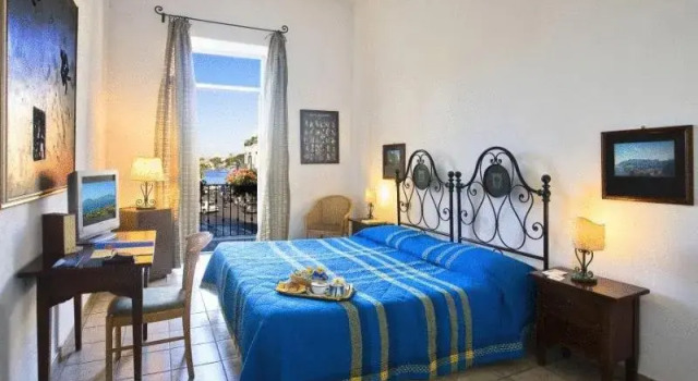 Трёхместный номер Standard с видом на сад Hotel Villa Maria Ischia Porto