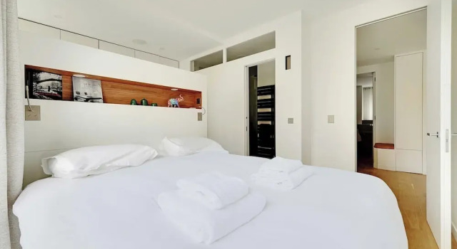 Exclusive Apt w/ Rooftop -2bd/4p Porte D'auteuil, จอง โรงแรม บูโลญบียงกูร์ โทรคาเดโร