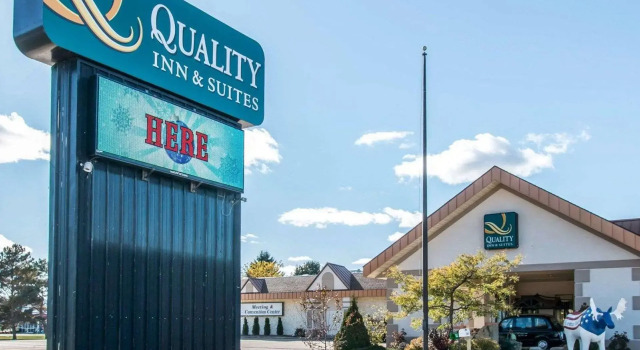 Quality Inn & Suites, Book Hotel Hoteller i Escanaba med pool, Swimmingpool