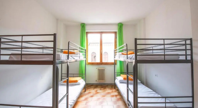 Кровать в общем номере (женский номер) Safestay Pisa Centrale