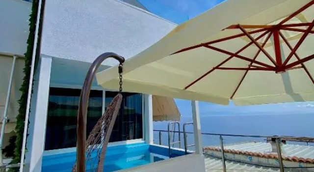 Suite Qeparo Napolon Complex