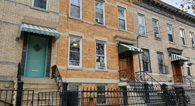 The Comfy First Floor Apartment, Ridgewood, Queens, Забронировать Апартаменты/квартира Нью-Йорк Нью-Йоркская агломерация