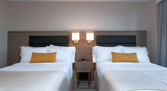Mobility/Hearing Access  номер Premium Wyndham Garden Laguardia South