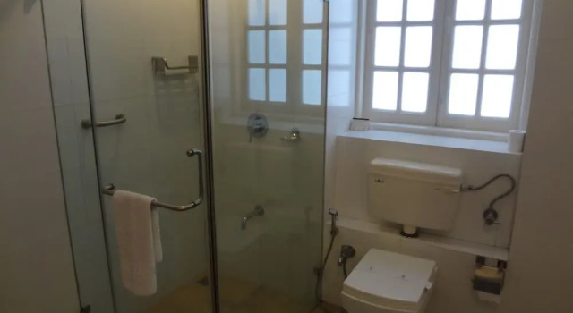 Номер Deluxe с балконом Grand Hotel Mumbai - Ballard Estate, Fort