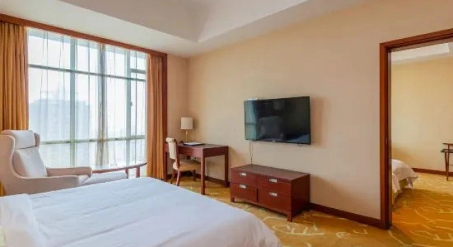 Люкс Deluxe Zhongtailai Hotel Zhanjiang
