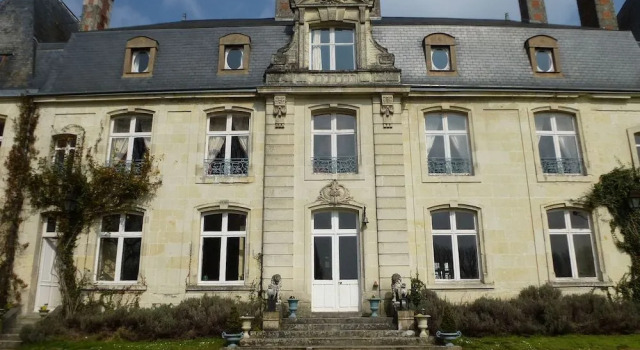 Chateau de la Voute, Réserver Hôtel Troo 