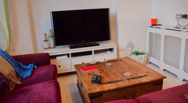 1 Bedroom Flat in Stamford Hill Accommodates 4, Book Lejlighed Tottenham Merseyside