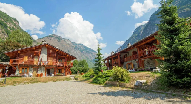 Apartment in Antey-saint-andre Near Ski Area, Забронировать Апартаменты/квартира Анте-Сент-Андре Червиния