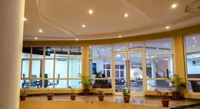 Premium Hotel & Suites by Victoria Inn