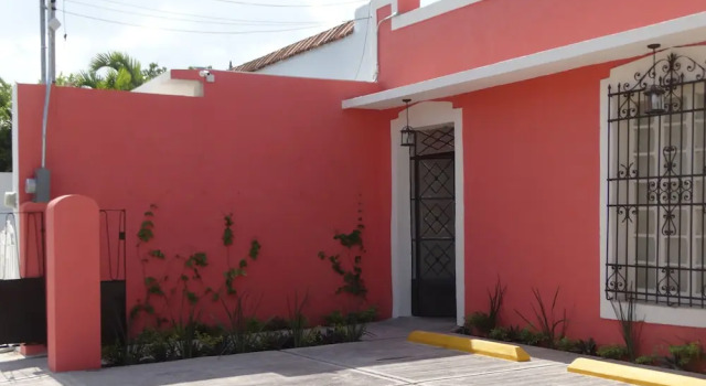 Casa San Juan, Book Pension Hoteller i Yucatán med parkering, Parkering