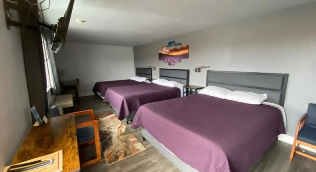 Трёхместный номер Standard Aircrest Motel