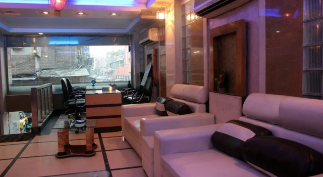 OYO Premium Paharganj, Забронировать Отель Отели Нью-Дели с завтраком, Завтраки