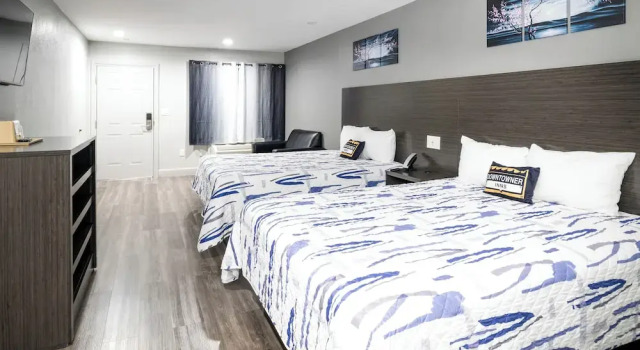 Четырёхместный номер Standard Downtowner Inns - Houston Downtown & Convention Center