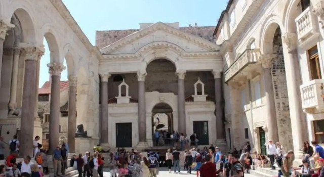 The Suites at Central Split