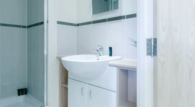 Roomspace Apartments-Courtyard Guildford