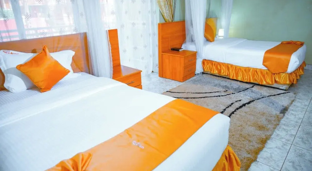 Двухместный номер Standard с балконом Crystal Suites & Apartments