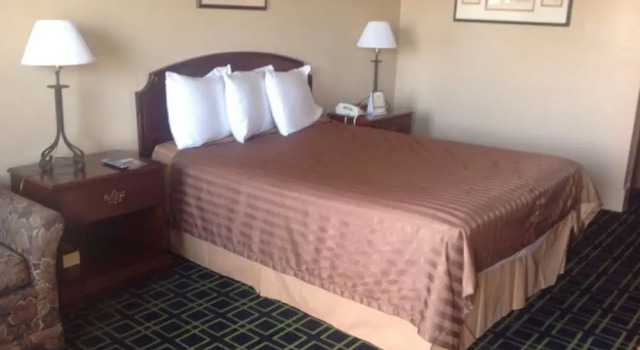 Двухместный номер Standard с балконом Hilltop Inn Pittsburgh