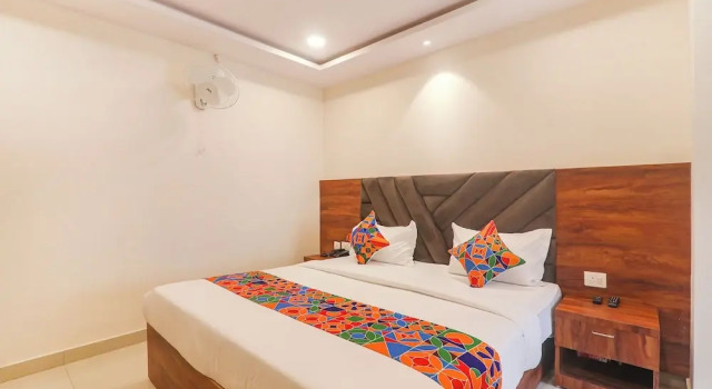 Номер Premium FabHotel Rachna Palace and Banquets - Nr Lekhraj Metro Station