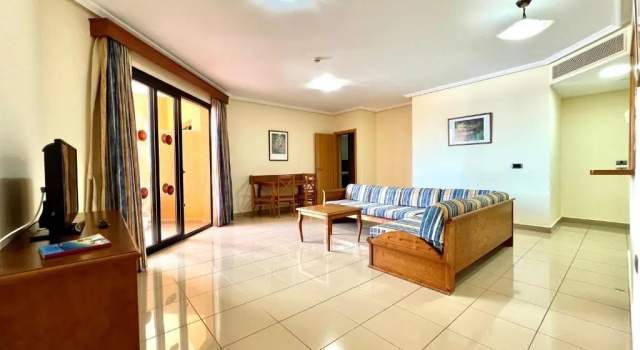 Апартаменты Standard T1Standard Apartment with Wifi, AC and pool, well connected in the South of Tenerife