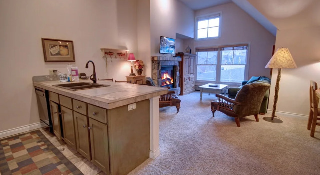 Jack Pine 8025 by SummitCove Vacation Lodging, Забронировать Апартаменты/квартира Отели Roosevelt National Forest с парковкой, Парковка