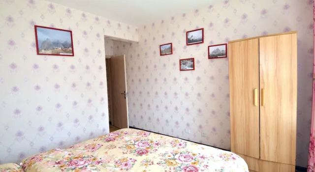 Lan Zhou Long Yue Moon Pool, Book Apartment Qilihe 