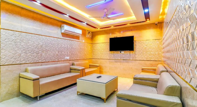Hotel Luxe Stay, Забронировать Отель Отели Нью-Дели с парковкой, рядом с Дели Аэросити, Парковка