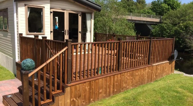 Riverbank Lodge