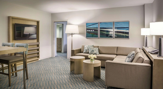 Полулюкс Hyatt Regency Jacksonville Riverfront