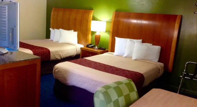 Четырёхместный коттедж Pilgrim Inn & Cottages