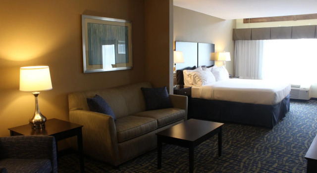 Люкс Holiday Inn Express & Suites Lebanon by IHG