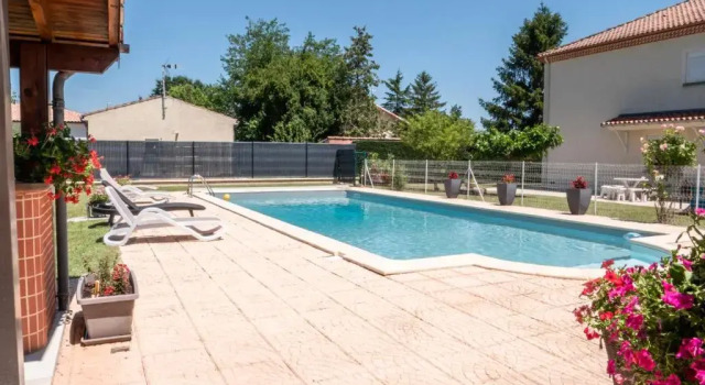 Апартаменты с видом на бассейн Villa Calabrisella