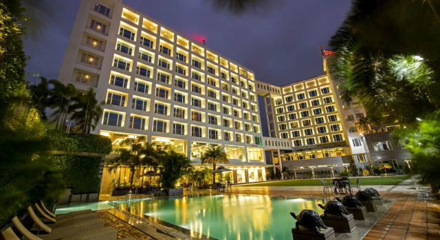 Номер Standard Express Inn The Business Luxury Hotel